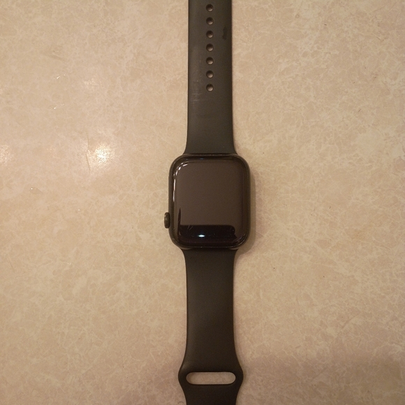 Black Smartwatch Series 7 4mm
